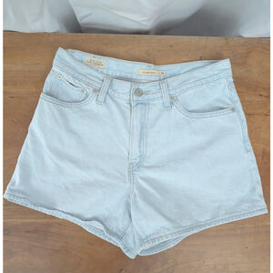 Levi's Premium 100% Cotton Lightwash Denim "80s Mom Shorts" 28